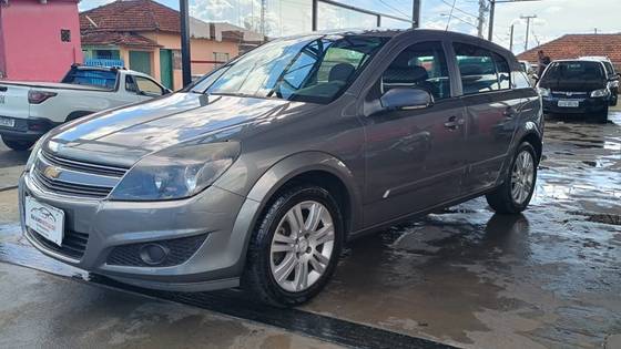 CHEVROLET VECTRA 2.0 MPFI GT HATCH 8V FLEX 4P MANUAL CHEVROLET VECTRA 2.0 MPFI GT HATCH 8V FLEX 4P MANUAL